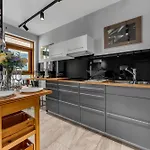 Muranow 14th Floor - 62m2, Parking, Balcony - By Rentujemy Lägenhet *