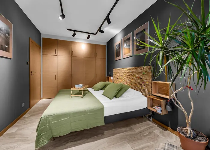 Muranow 14th Floor - 62m2, Parking, Balcony - By Rentujemy Apartman Varsó