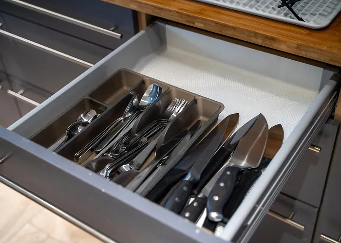 Muranow 14th Floor - 62m2, Parking, Balcony - By Rentujemy Apartman Varsó