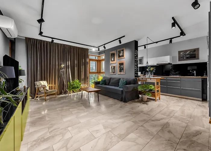 شقة Muranow 14th Floor - 62m2, Parking, Balcony - By Rentujemy