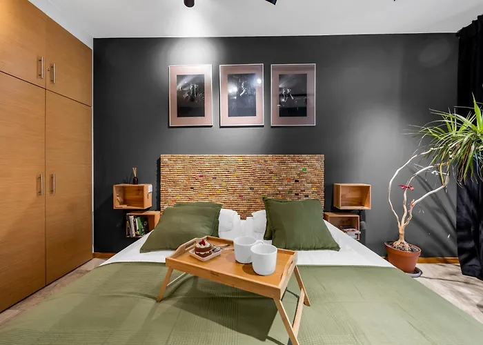 Muranow 14th Floor - 62m2, Parking, Balcony - By Rentujemy Apartman Varsó