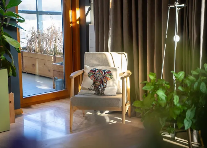 Apartman Muranow 14th Floor - 62m2, Parking, Balcony - By Rentujemy Varsó